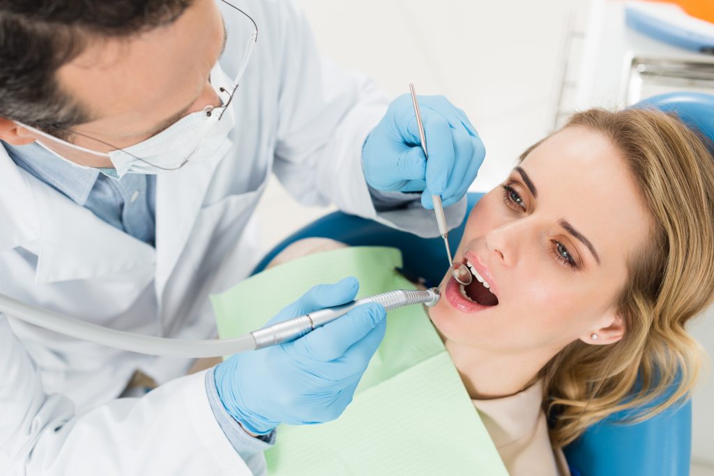 7 Signs You Need to See a Dentist - Influencive