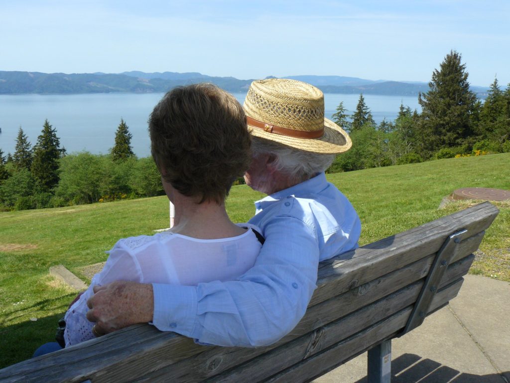 couple, astoria, oregon